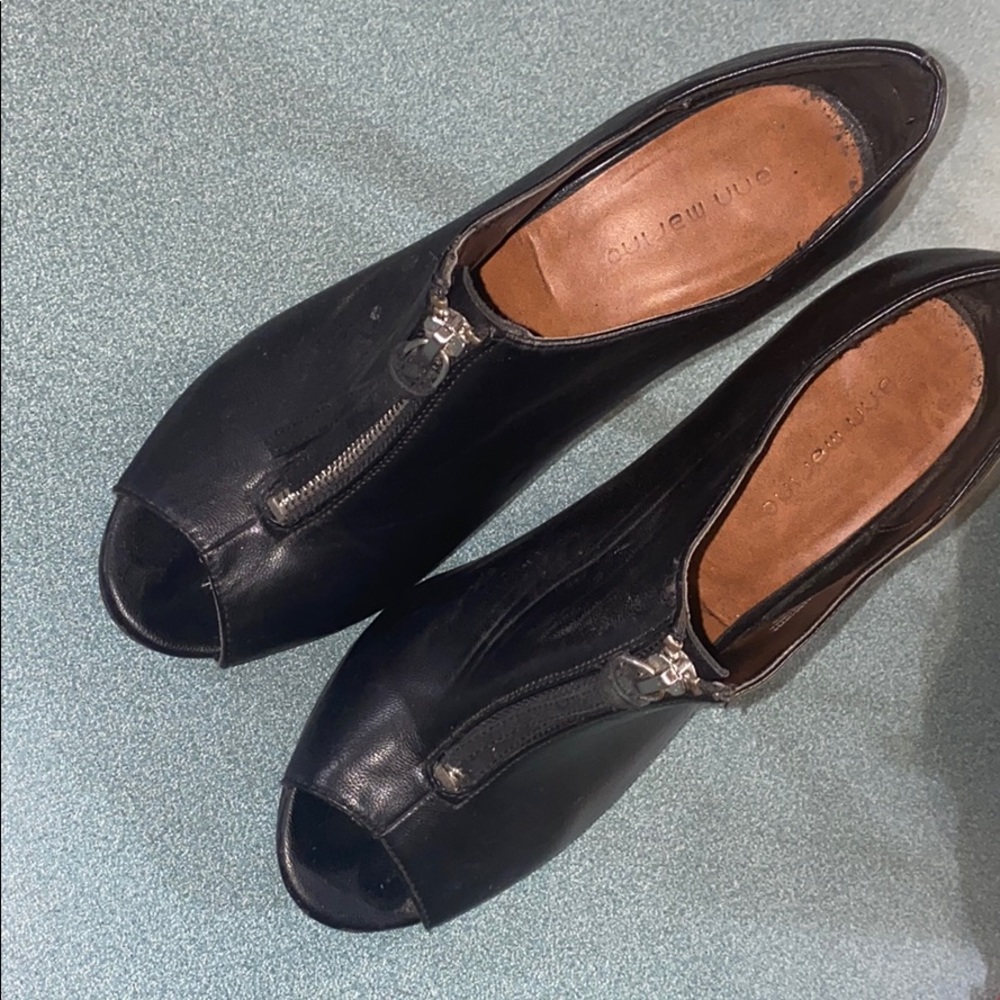 Black heel booties